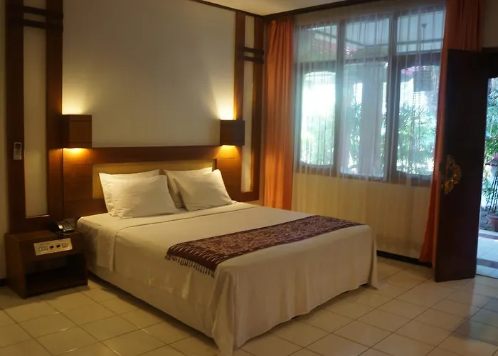 Puri Naga Beachfront Hotel 3*