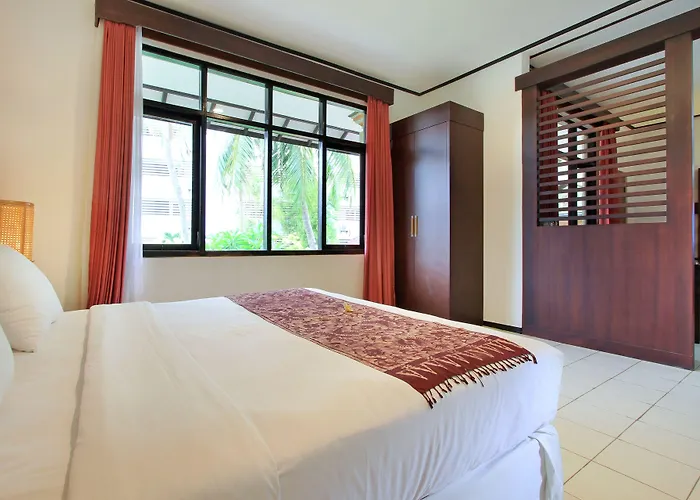 Hotel Puri Naga Beachfront Legian (Bali)