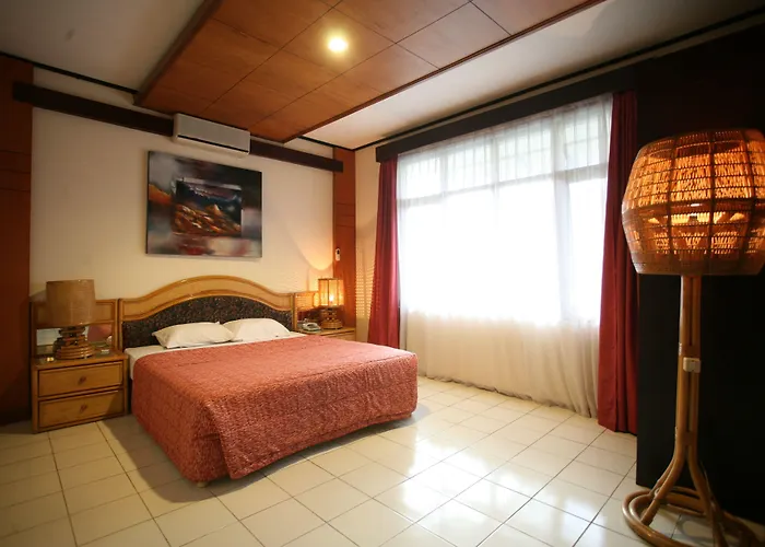 Puri Naga Beachfront Hotel 3*