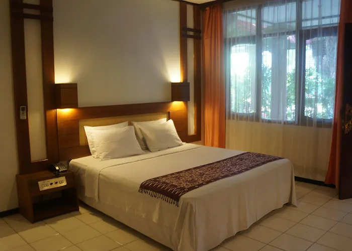 Hotel Puri Naga Beachfront Legian (Bali)