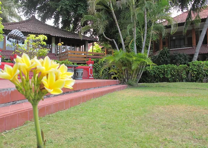 Puri Naga Beachfront Hotel