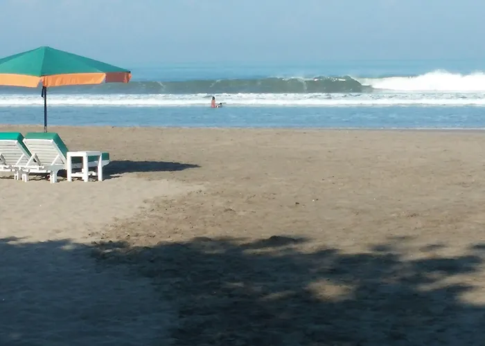 Hotel Puri Naga Beachfront Legian (Bali)
