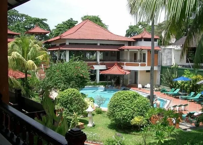Puri Naga Beachfront 3* Legian (Bali)