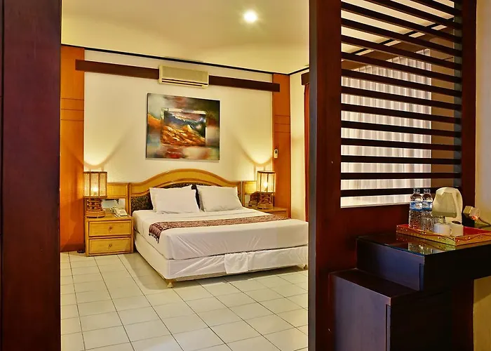 Hotel Puri Naga Beachfront 3*