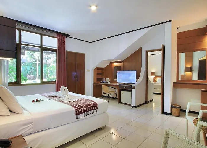 Puri Naga Beachfront Hotel
