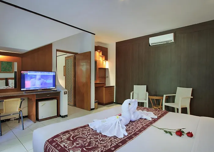 Hotel Puri Naga Beachfront 3*
